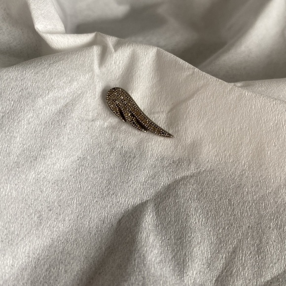 925 stamped Angel wing earring (ONLY ONE EARRING!) - Picture 1 of 8